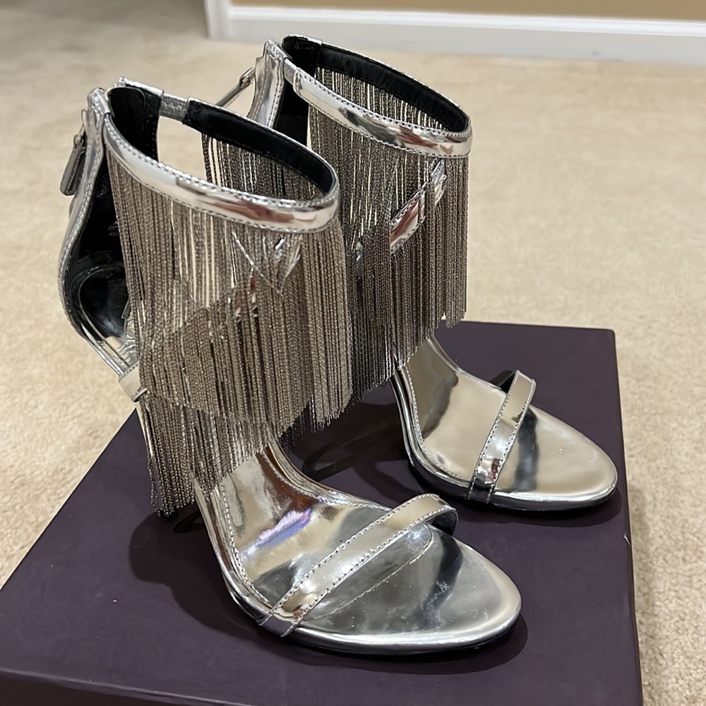 B BRIAN ATWOOD Fringe sandal. Size 7
